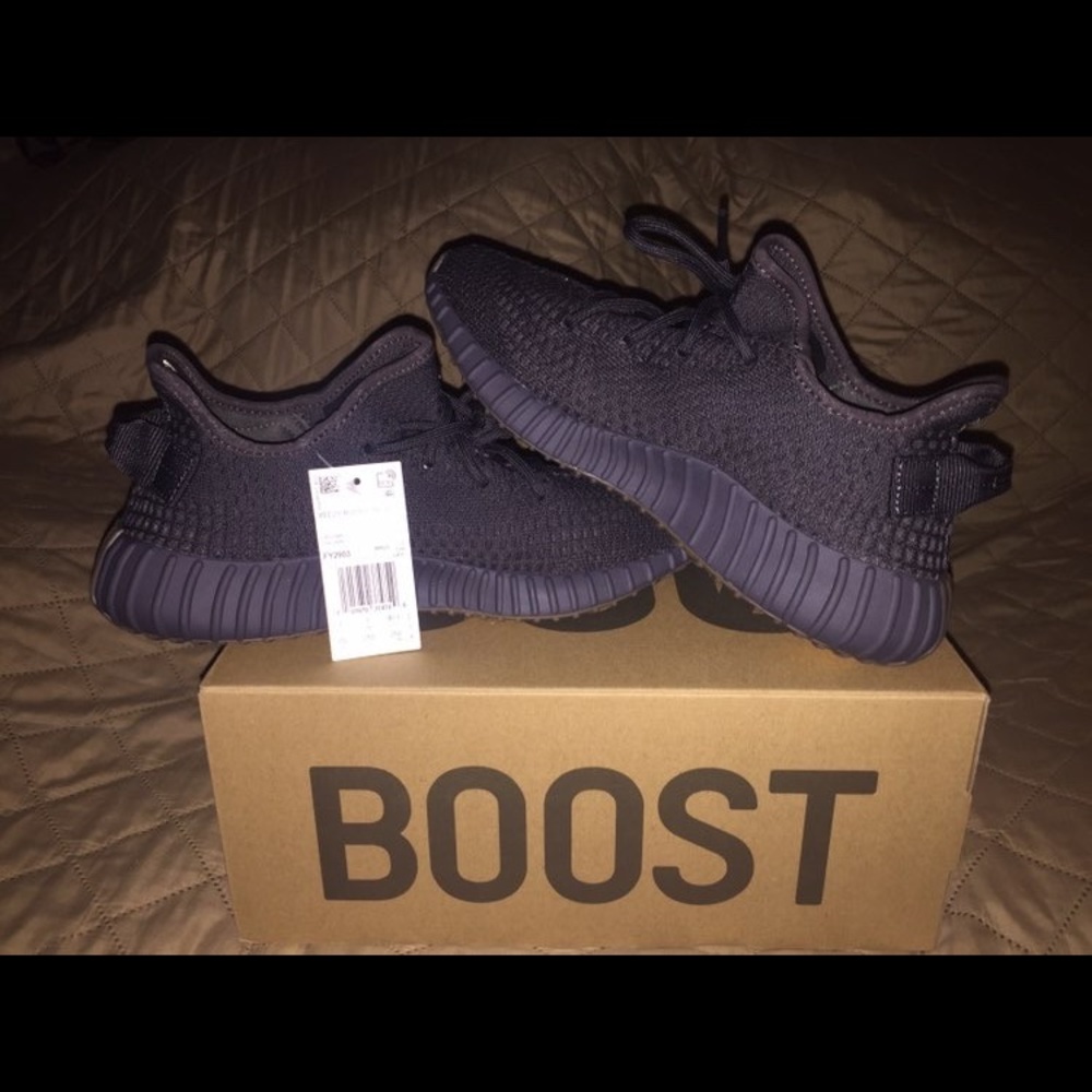 NEW NEW YEEZY BOOST 350 CINDER V2